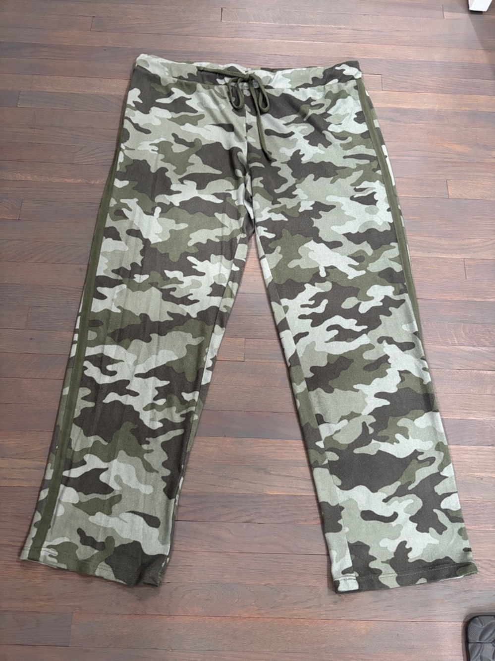 805. Lucky Brand Olive Green Camo Lounge Pants